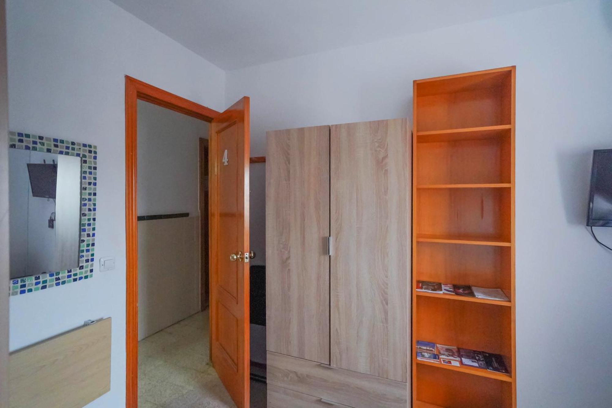 Habitaciones Privadas Con Cama Doble En Sevilla Luaran gambar