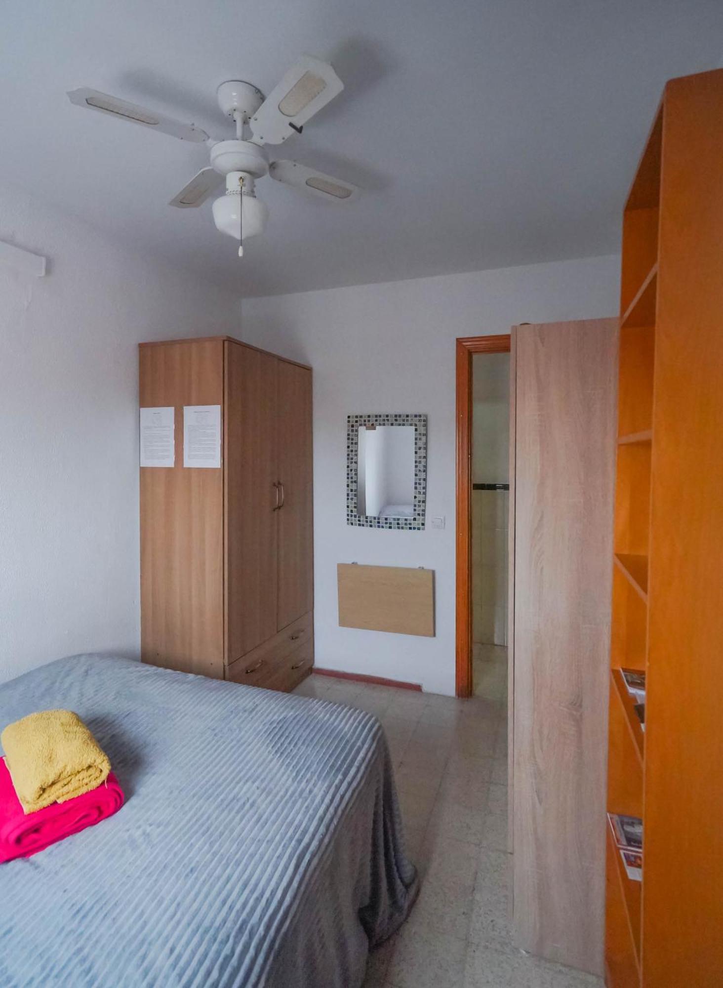 Habitaciones Privadas Con Cama Doble En Sevilla Luaran gambar