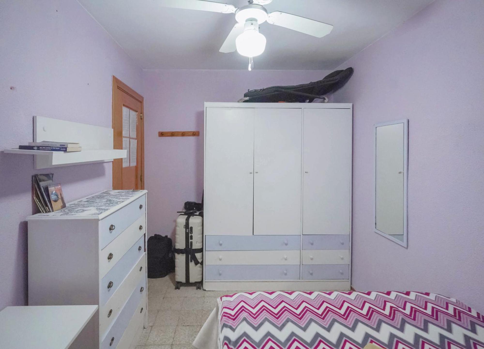 Habitaciones Privadas Con Cama Doble En Sevilla Luaran gambar