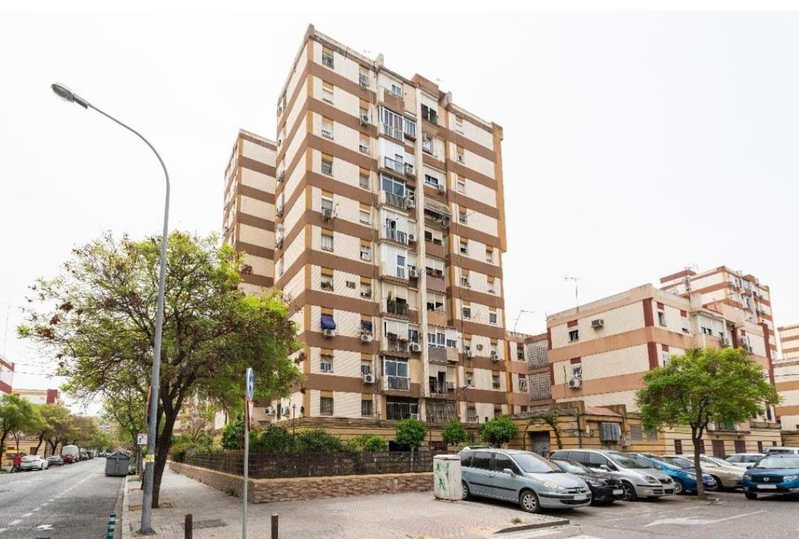 Habitaciones Privadas Con Cama Doble En Sevilla Luaran gambar
