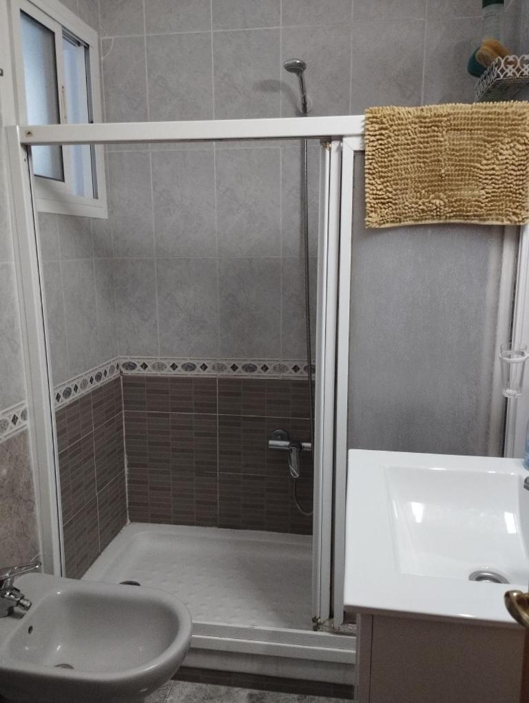 Habitaciones Privadas Con Cama Doble En Sevilla Luaran gambar