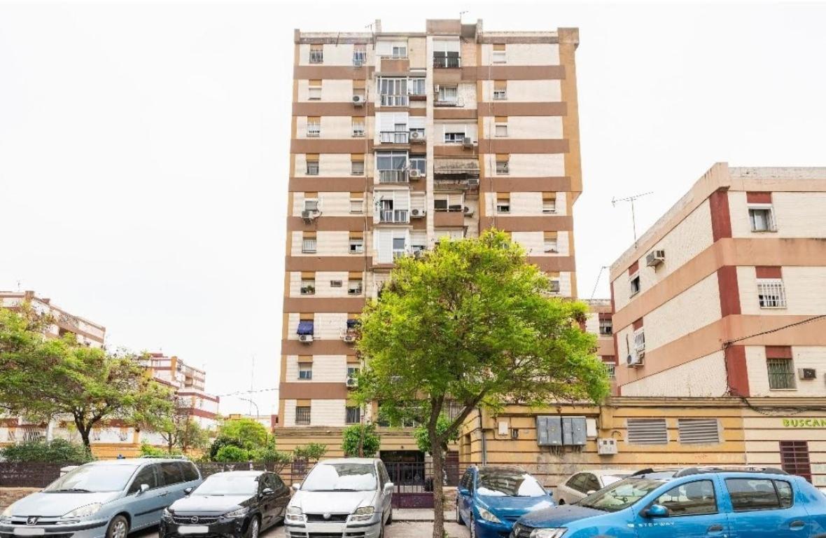 Habitaciones Privadas Con Cama Doble En Sevilla Luaran gambar