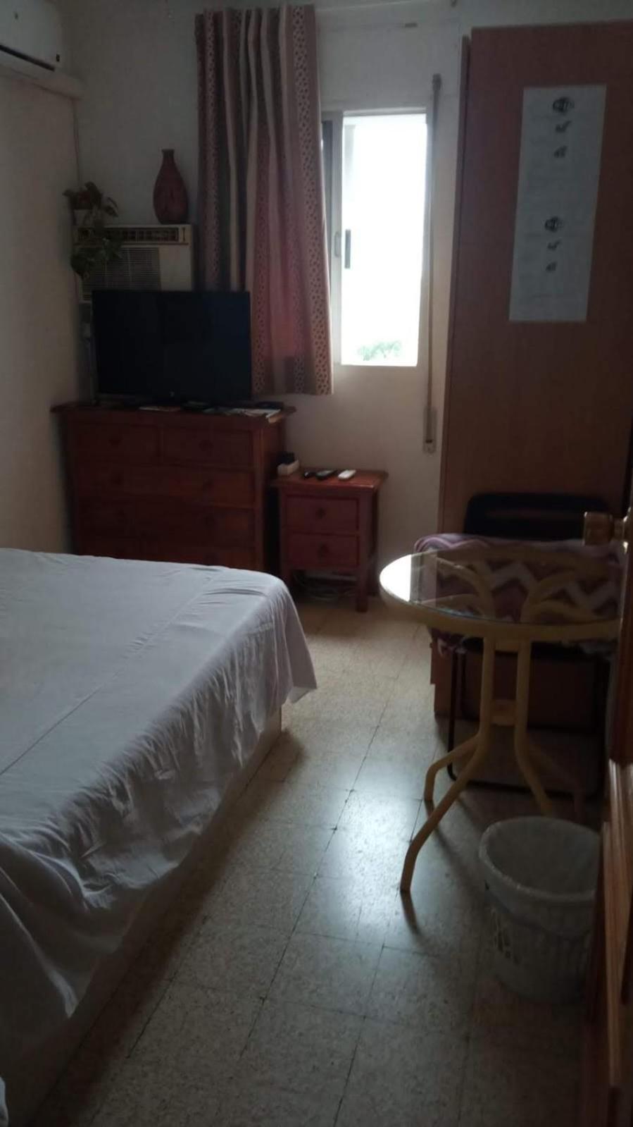 Habitaciones Privadas Con Cama Doble En Sevilla Luaran gambar